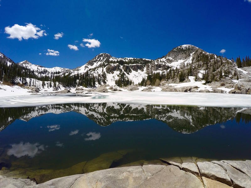 Gorgeous-Picture-Of-Mountains-And-Lake-Mary-In-Utah-USA.jpg