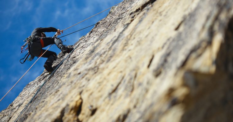 Climber-rock-wall-760x400.jpg