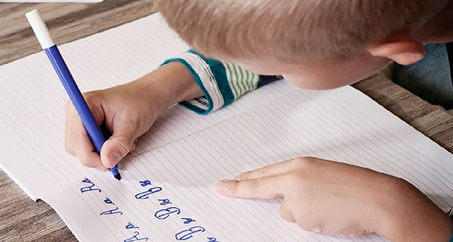 Nino-escribiendo.jpg