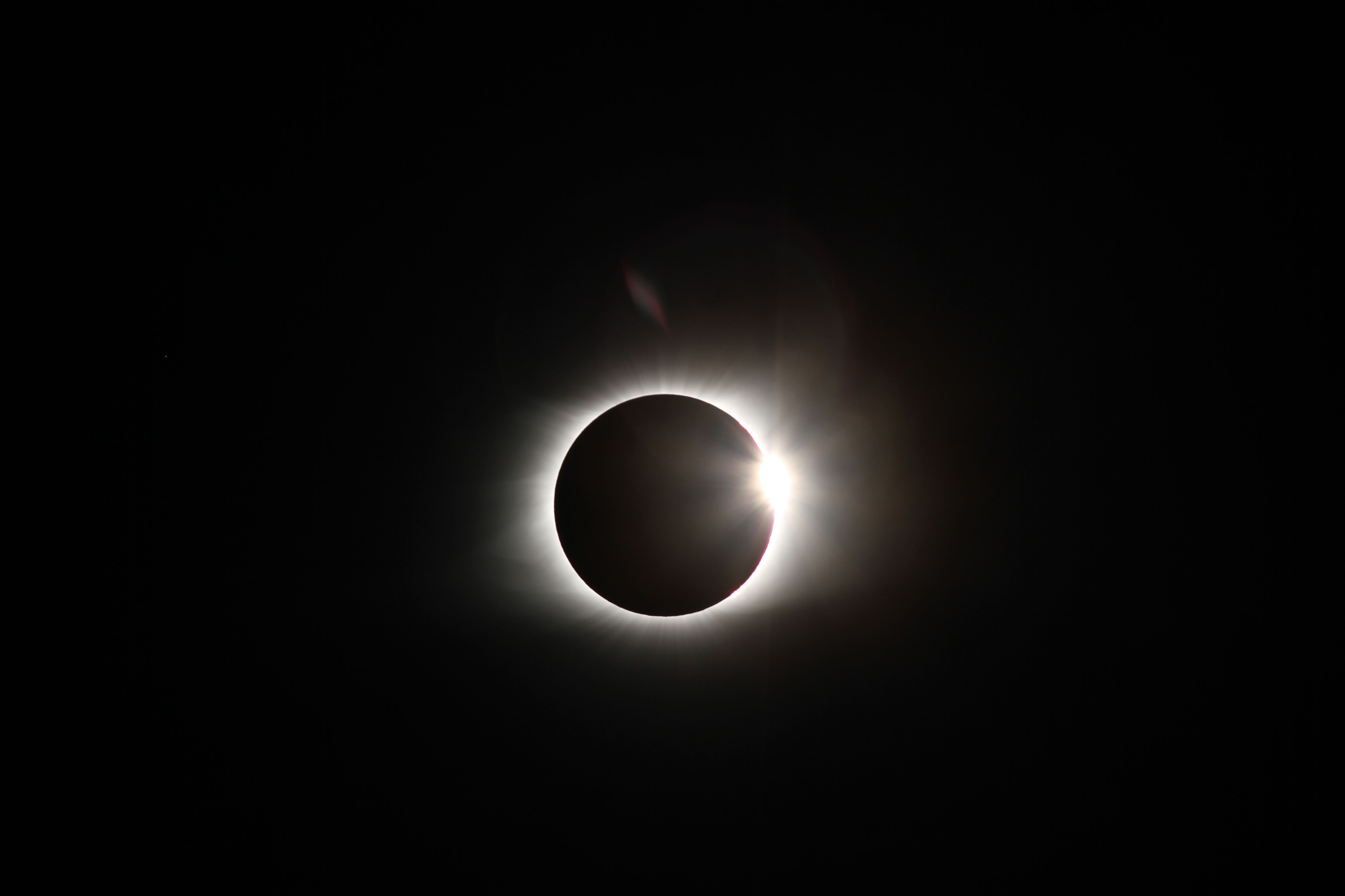 Eclipse_Emerge_Corona_2017_02.JPG