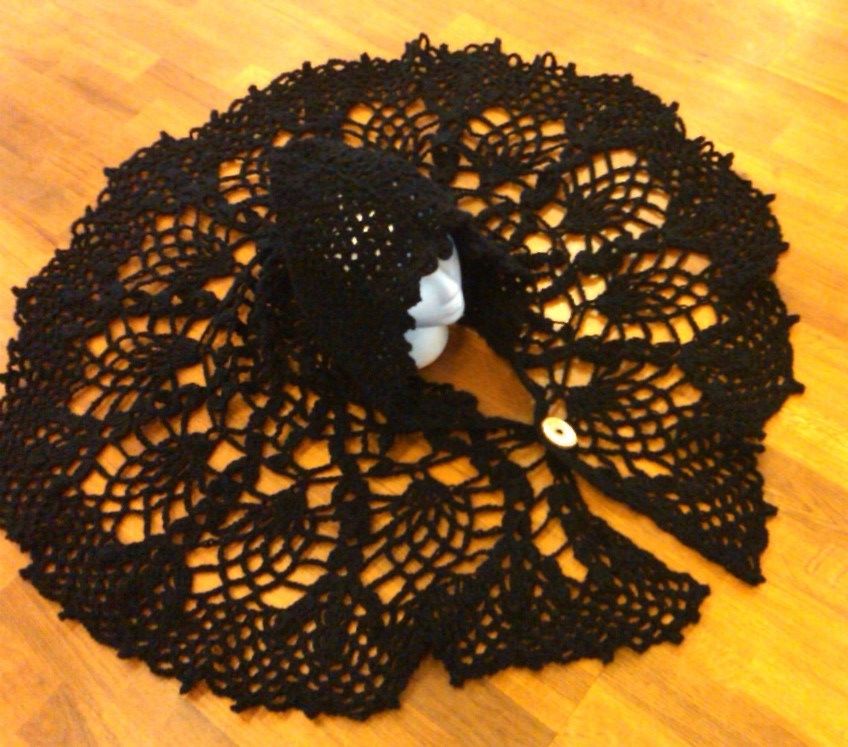 hooded lace shawl 2.jpg