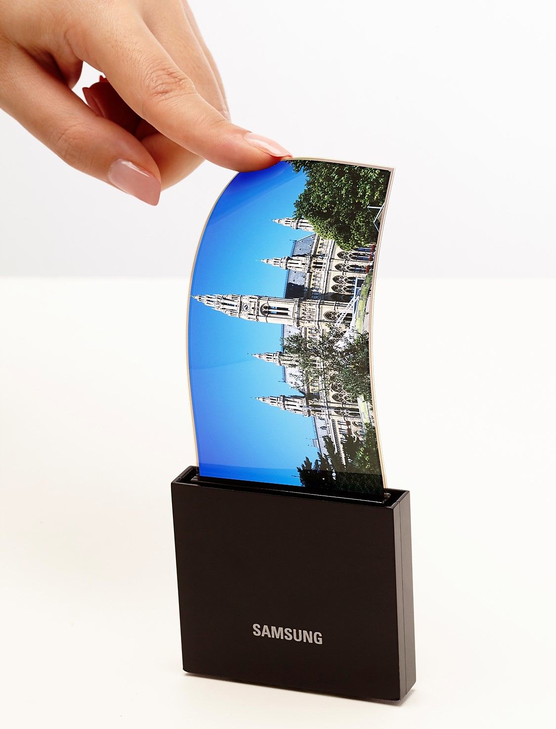 Samsung Display flexible OLED iPhoneX.jpg