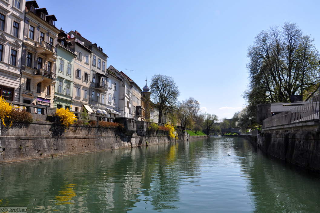 DSC_7726_ljubljanica_z_ladjo_gallusovo_nabrezje_big.jpg