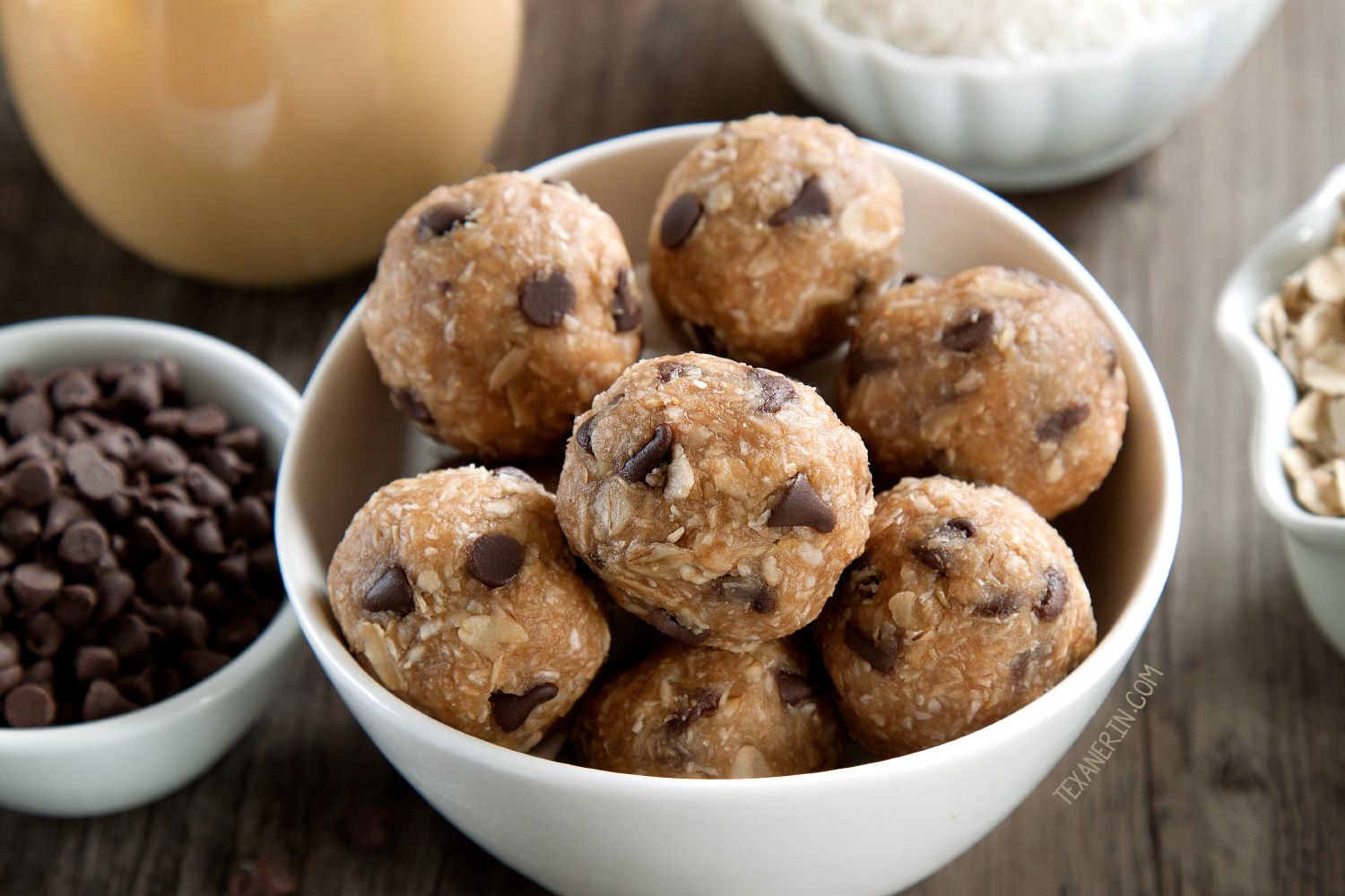 vegan-peanut-butter-protein-balls-2.jpg