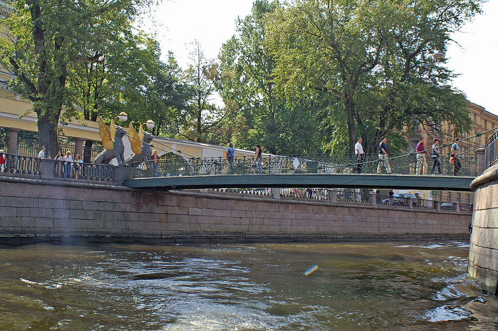 1024px-Sankt_Petersburg_Banken_Brücke_2005_c.jpg