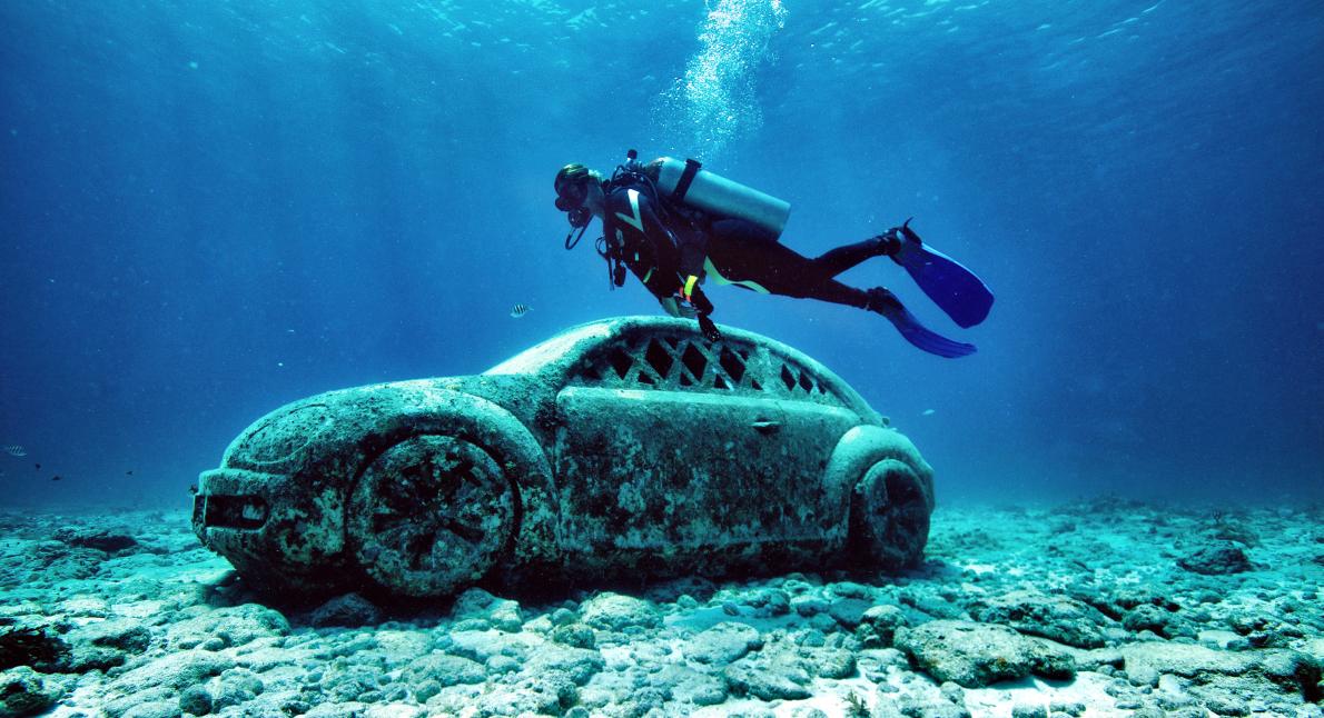car-underwater-art-museum-cancun-mexico.adapt.1190.1.jpg