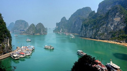 Ha-Long-Bay.jpg