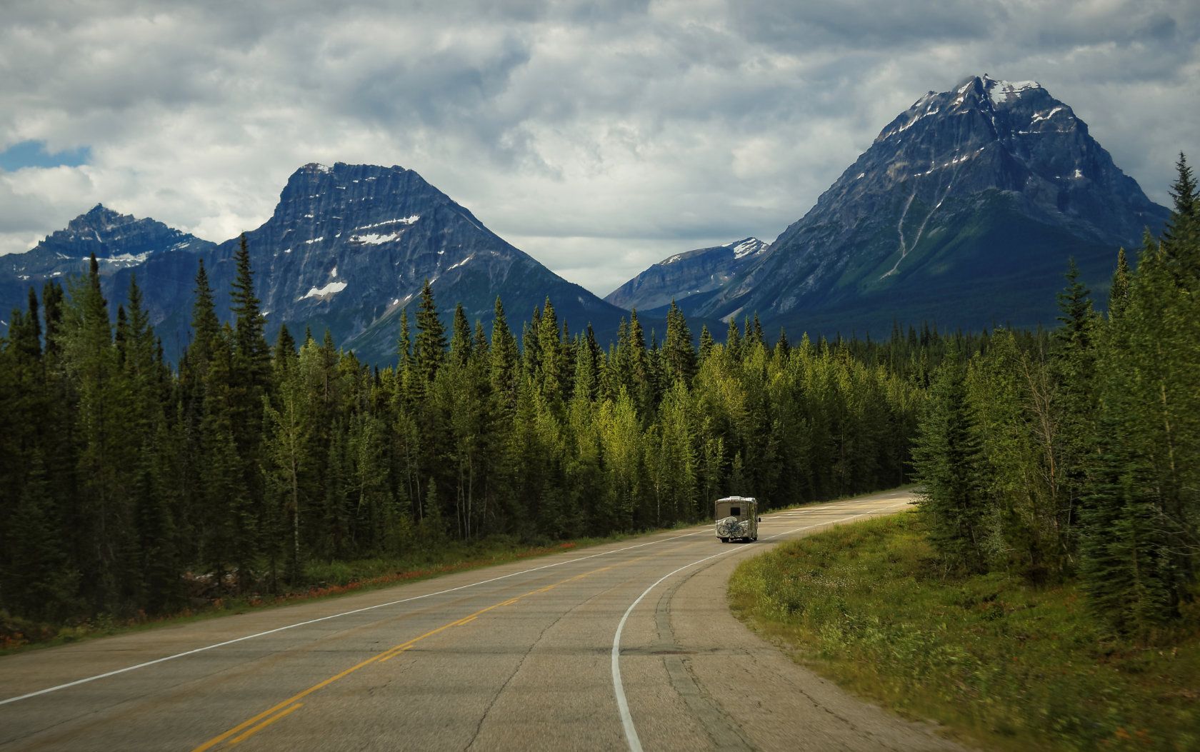 P7300009-jessicaoutside-motorhome-travelling-through-the-rockies-1680.jpg