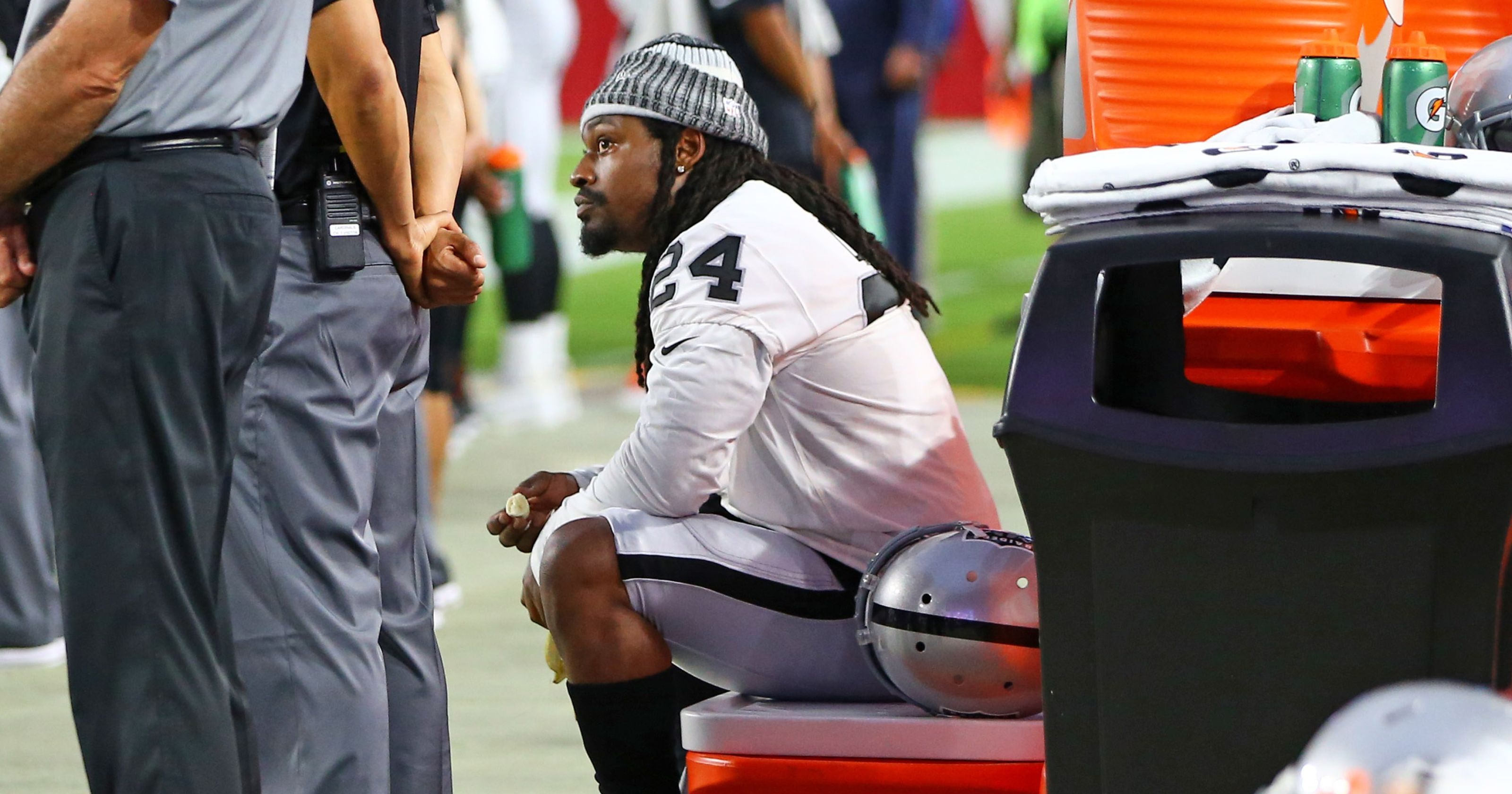 636381808679165886-2017-08-12-Marshawn-Lynch.jpg