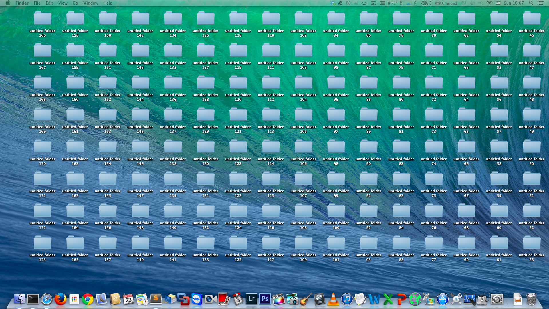 cluttered-desktop.png
