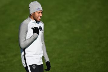 neymar.psg.2017.18.cappellino.356x237.jpg