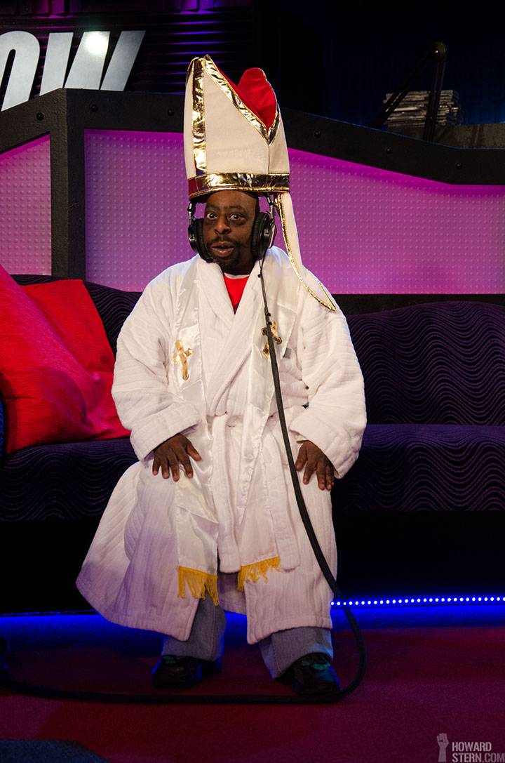 03-13-13---Beetlejuice-as-Pope-on-air-2.jpg