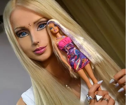 Valeria Lukyanova agrees that she looks just like a Barbie doll, but she denies having had plastic surgery to attain the look.jpg