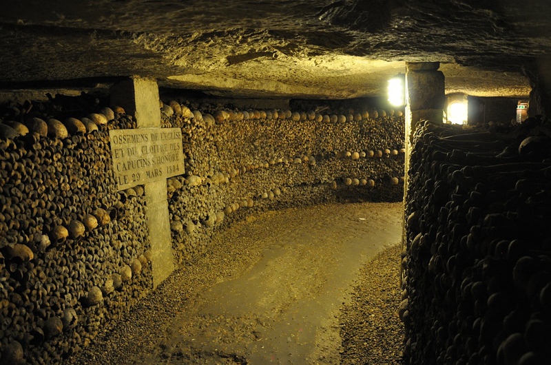 Catacombes de Paris4.jpg