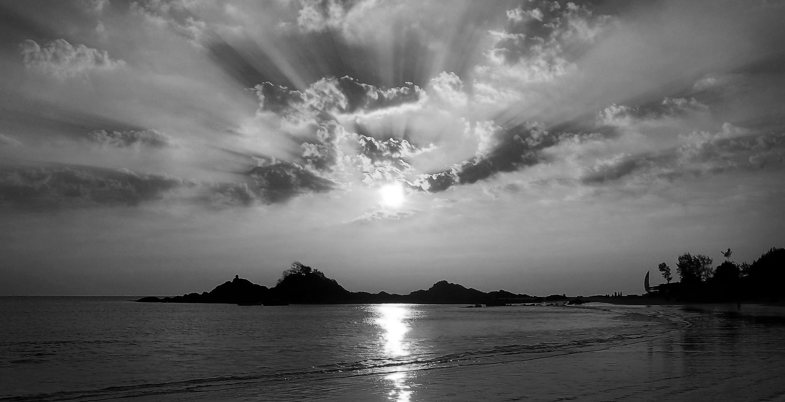 sunset-bw-2.jpg