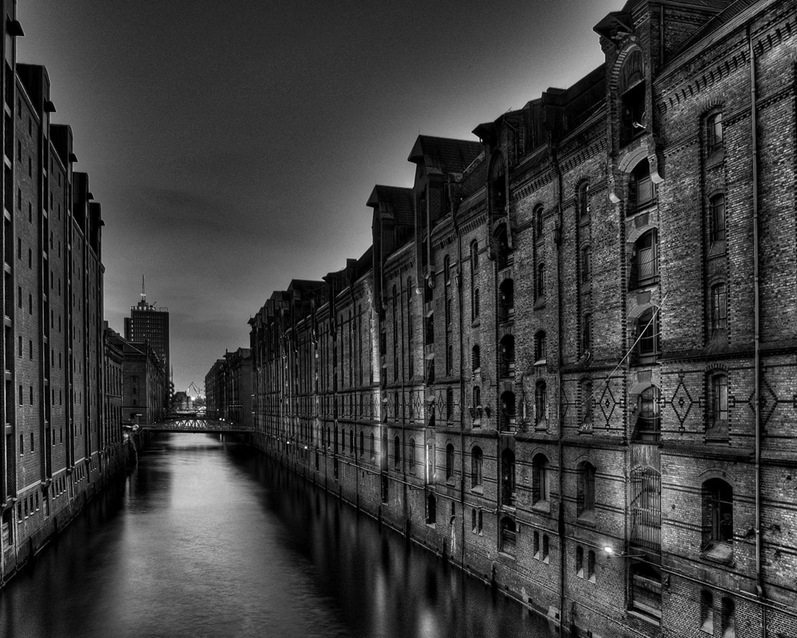 cart-photography-hd-wallpapers-desktop-backgrounds-mobile-previous-wallpaper-canal-city-building-gray-scale-black-amp-white-cgi-man-made-venice-landscape_black-and-white-landscape-professional-photogr_797x638.jpg