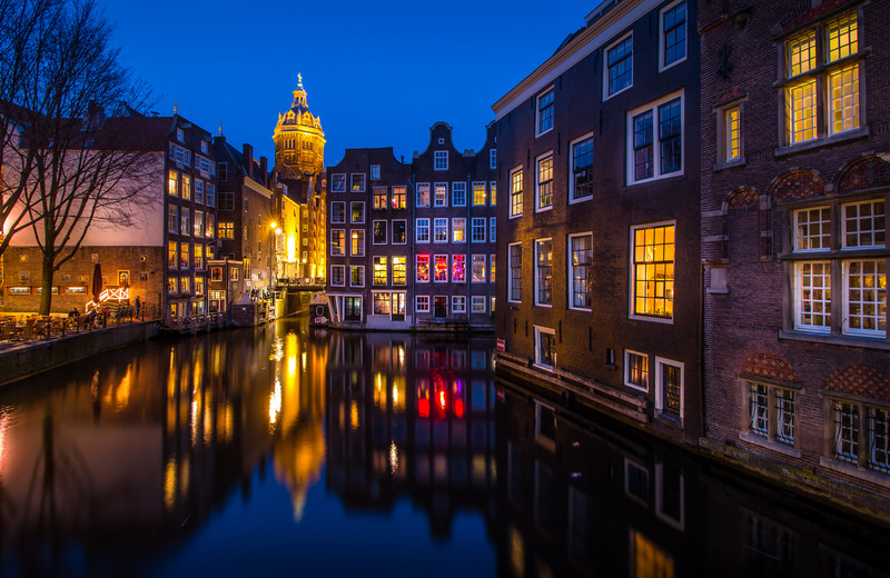 9082795-Amsterdam-Canals-0.jpg