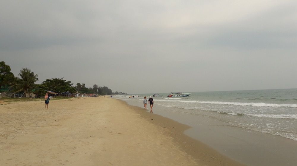 Novotel Rayong Rim Pae Resort Hotel - The beach