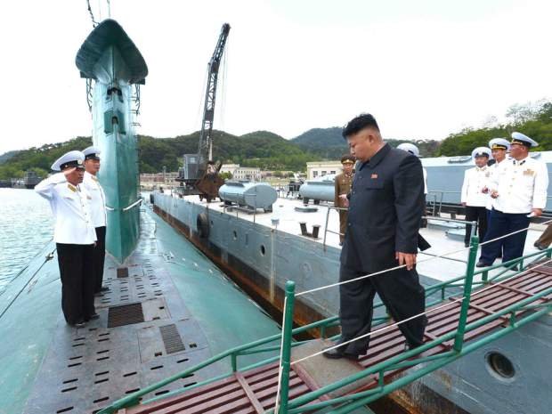 kim-jong-subamarines.jpg