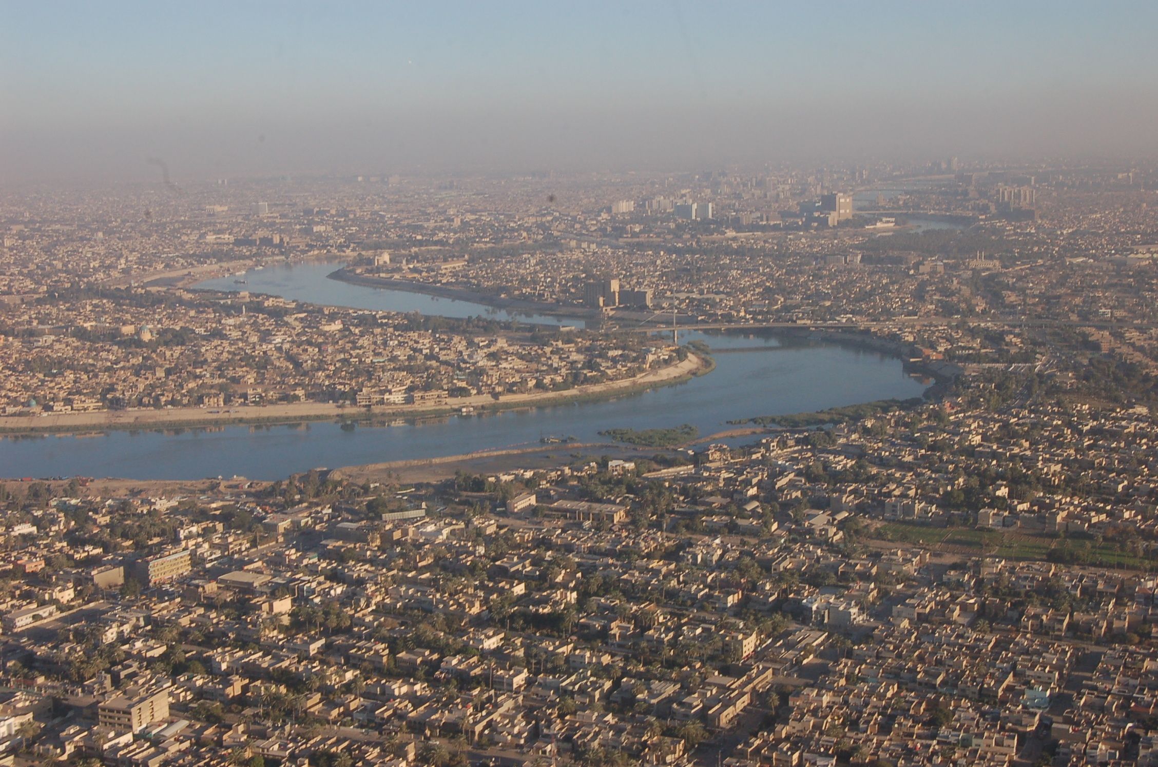 Город багдад страна. Багдад столица. Иран Багдад. Дворец Мансура Багдад. Ирак город Багдад.