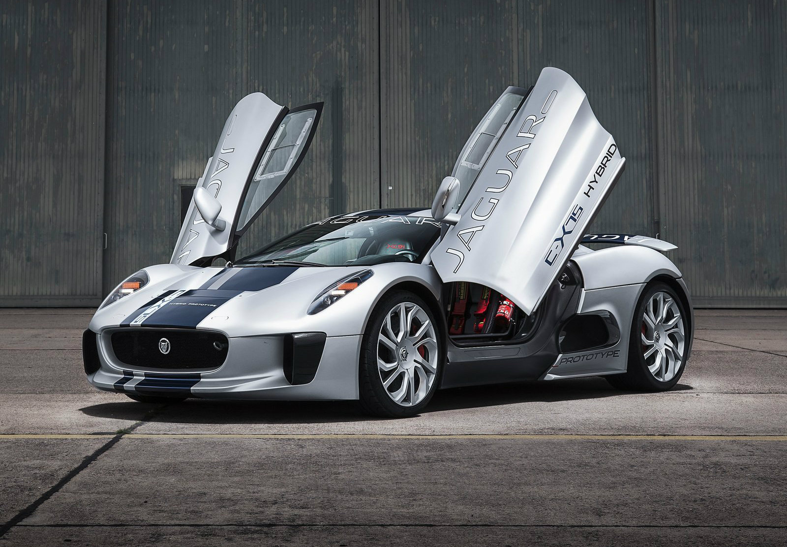 james-bond-spectre-to-star-jaguar-c-x75-its-the-baddies-ride-of-choice-photo-gallery-90072_1.jpg