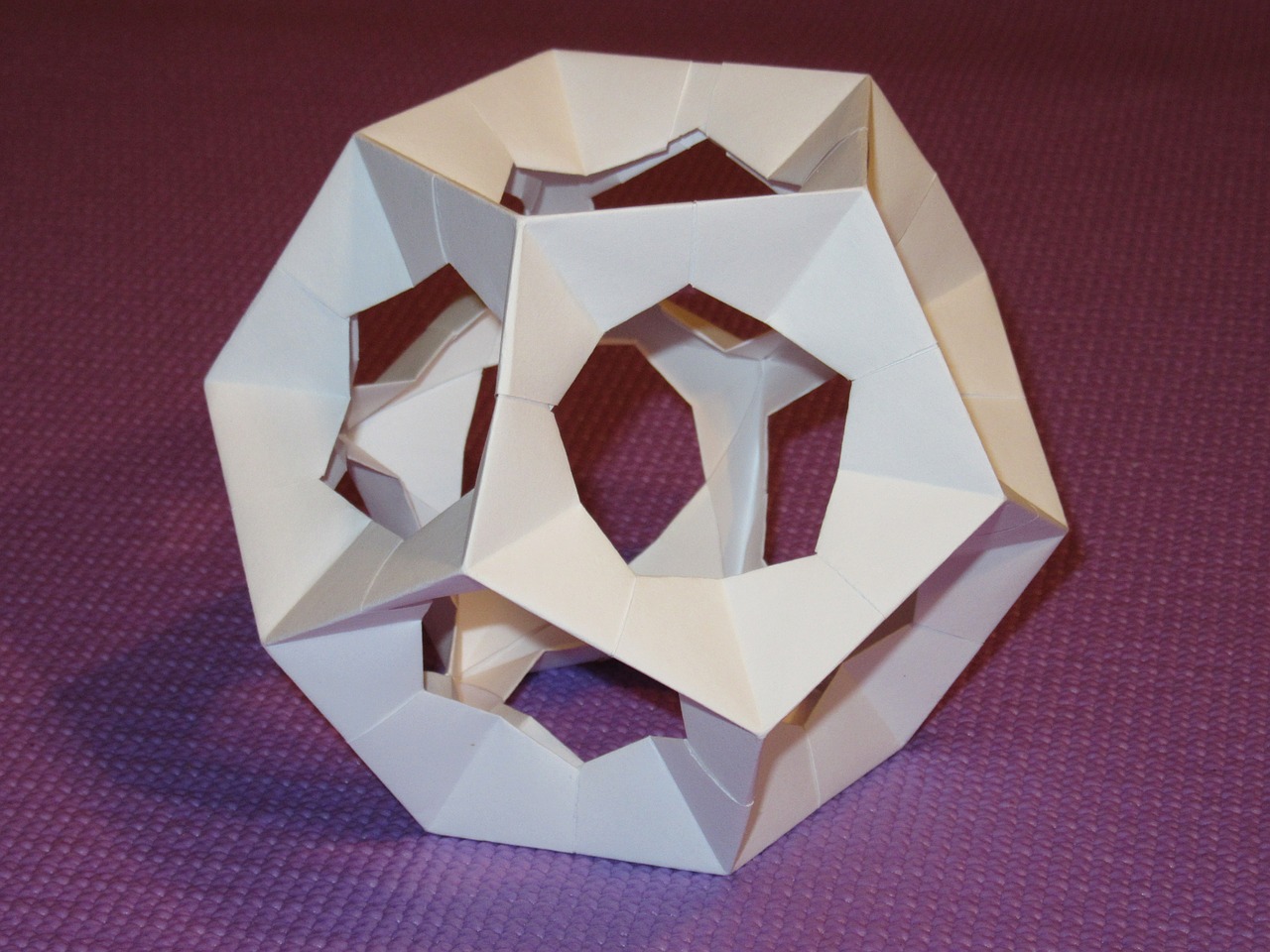dodecahedron-595722_1280.jpg
