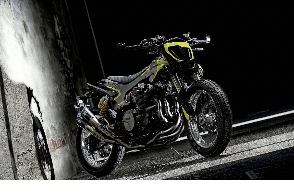 Custom-Yamaha-XJR1300-flat-tracker-Valentino-Rossi-VR46_1.jpg