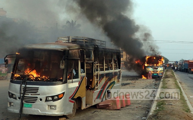 23_Khaleda+Zia_BNP_Clash_Bus+fire_Feni_311017_0007.jpg