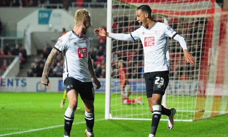 tom-ince-johnny-russell-derby-bristol-city_3451944.jpg