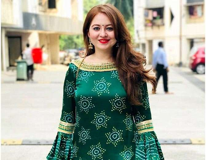 Foreign women showing off their beauty in traditional Indian