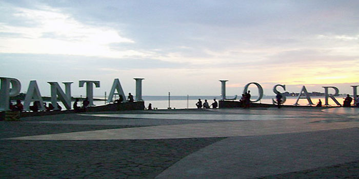 Pantai-Losari-Makassar.jpg