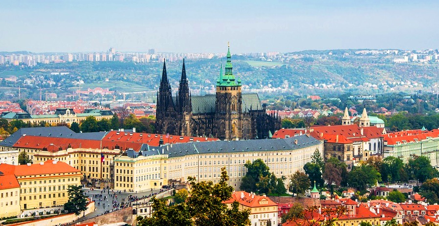 prague-castle-2819483_960_720.jpg