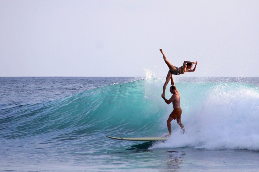 Surf_Simply_Tandem_Surf_Fred_Lily_Branger_feature-1-992x661.jpg