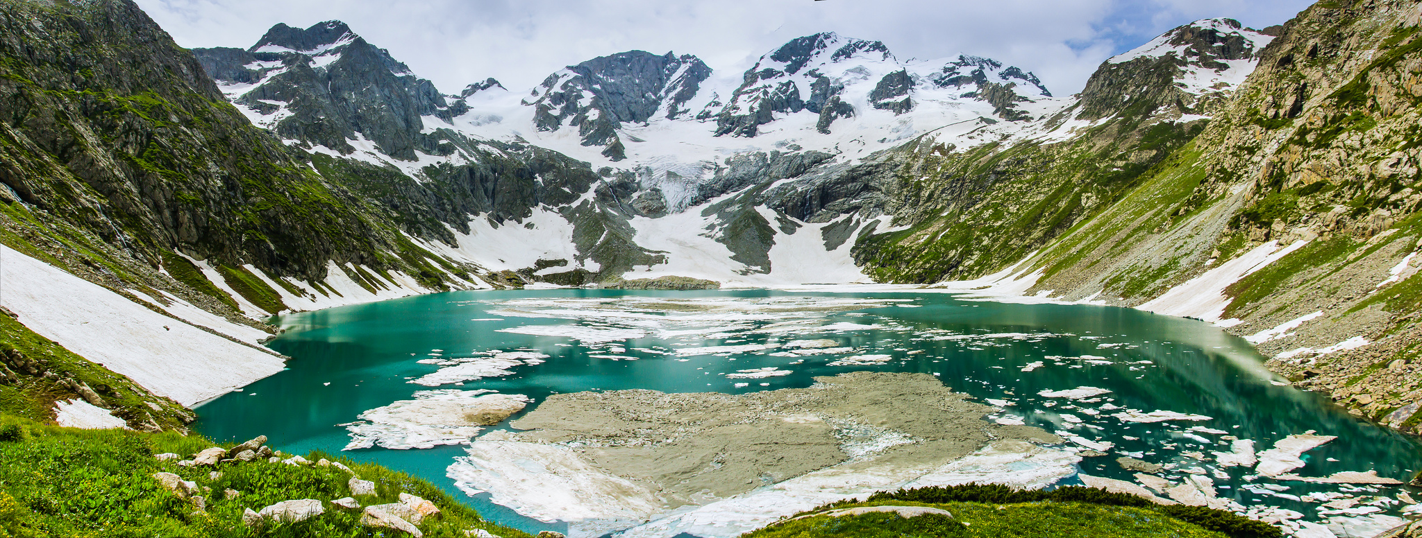 Katora_lake,_jahaz_banda_upper_Dir.jpg