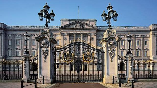 buckingham-palace-buckingham-palace-photographer-andrew-holt-ba2d2924f687e5713154dbf611c103e1.jpg