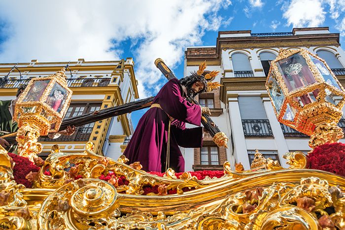 seville_holy_week_procession_jesus_with_cross_looking_up_reduced1.jpg