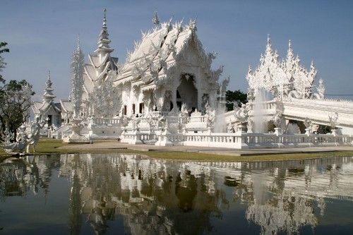 White-Temple-in-Chiang-Rai.jpg