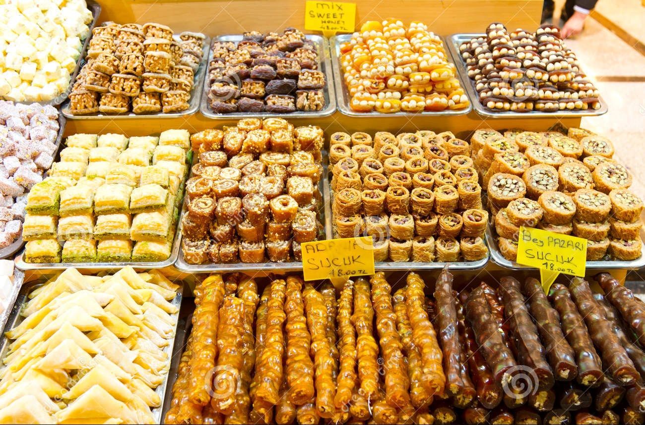 turkish-sweets-spice-bazaar-istanbul-29843934.jpg