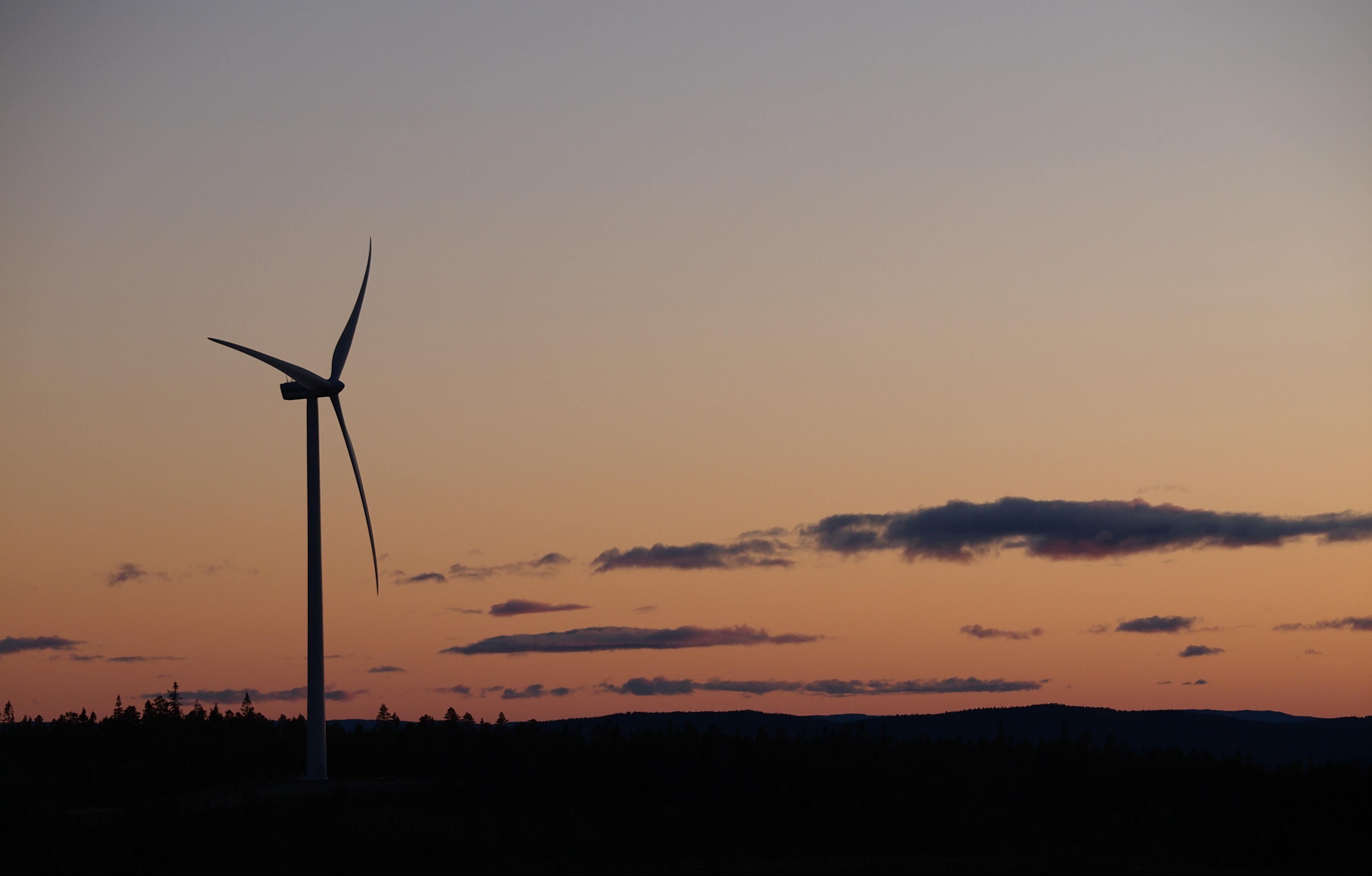 wind_turbines_001.jpg