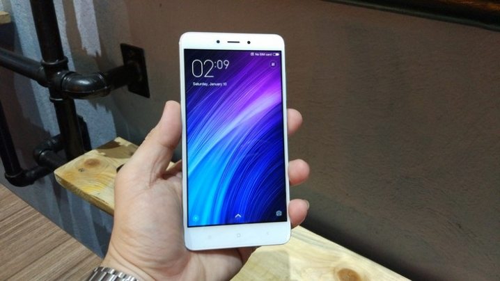 16-Xiaomi-Redmi-Note-4-hands-on-picture.jpg