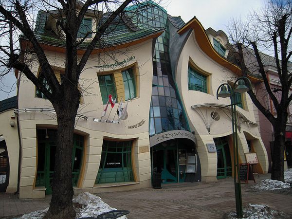 The-Crooked-House-Poland.jpg