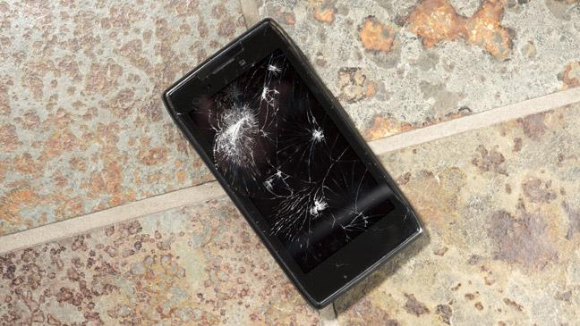 cracked-screen-136402490525103901-151130145004.jpg