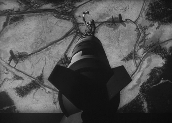 Dr-Strangelove-Riding-Bomb-Apocalypse.jpg