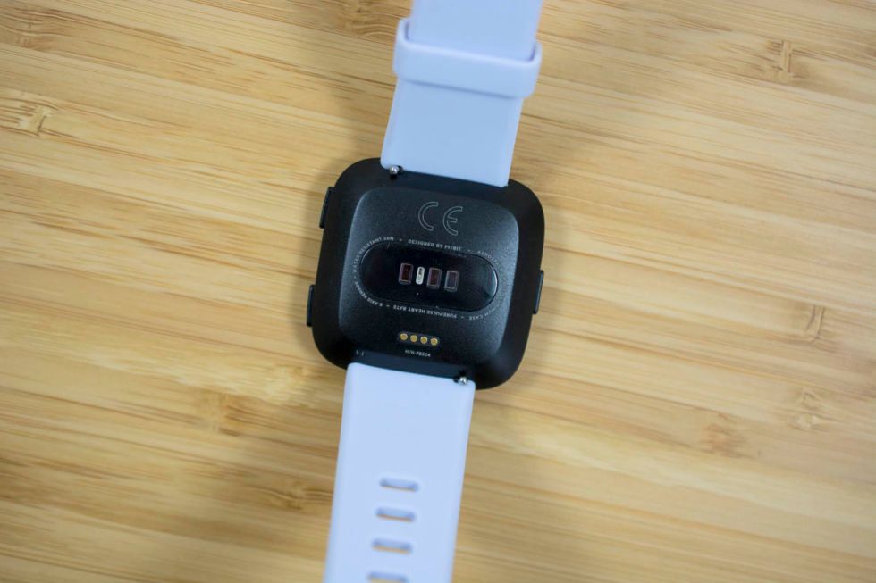 fitbitversa8-980x653.jpg