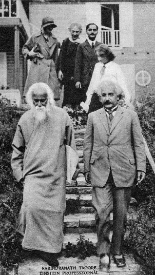 Tagore Einstein The_Hungarian_Pest_Diary Pictures_Sunday_-_27_July_1930 4 internation phot unknown.jpg