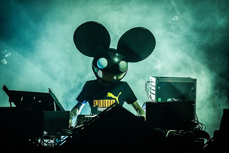 deadmau5-in-concert-at-lolympia.jpg