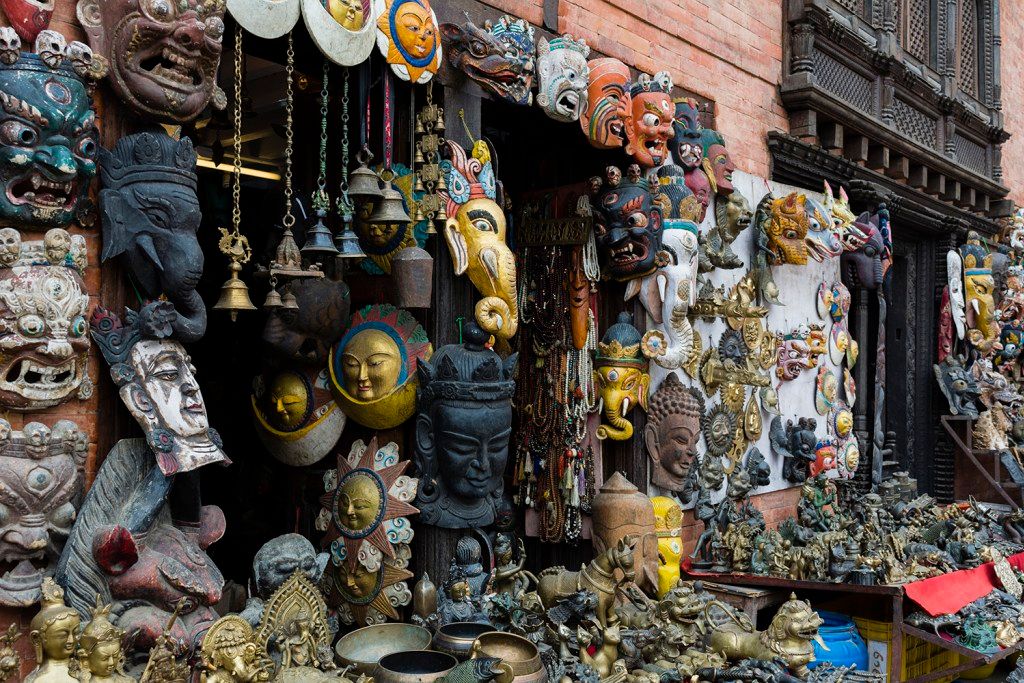 7web-handicraft-on-display-at-swayambhunath-stupa-kathmandu.jpg