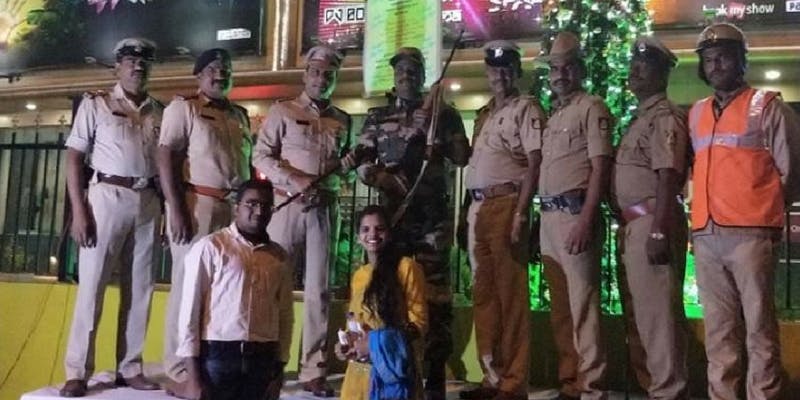 yourstory-bengaluru-police-drop-people-new-years.jpg