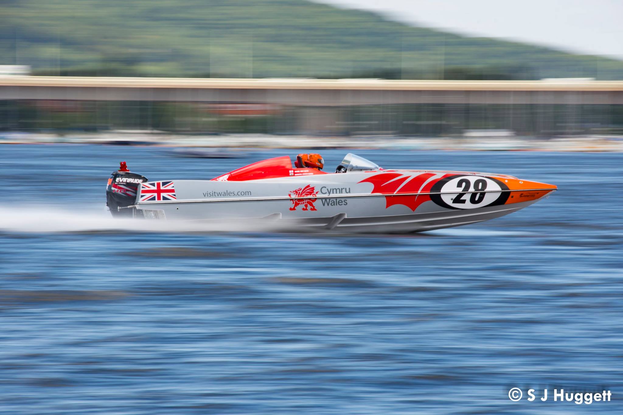 P1 Powerboat Racing Cardiff Bay- steve j huggett.jpg