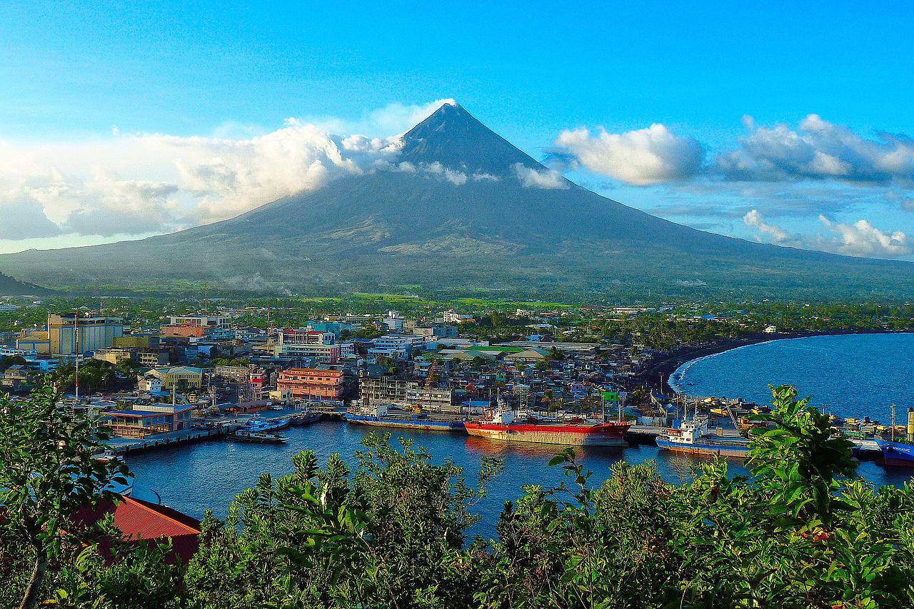 Mayon_Volcano.jpg